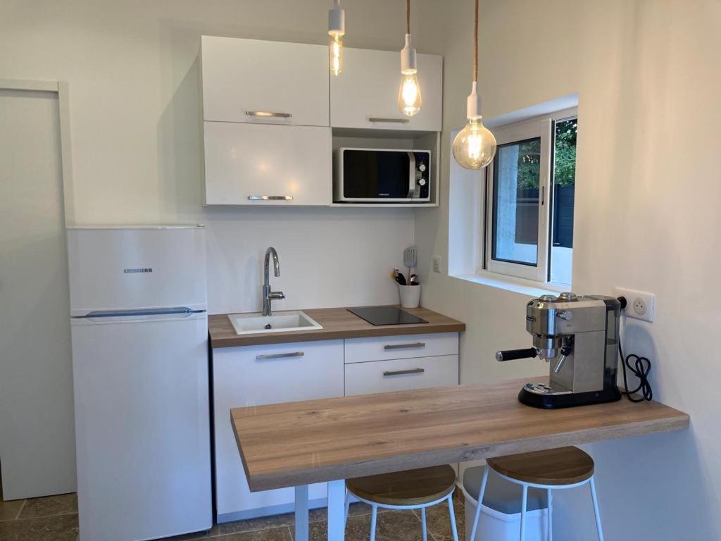 Charmant Studio Dans Villa - Parking - Jardin La Seyne-sur-Mer Zewnętrze zdjęcie